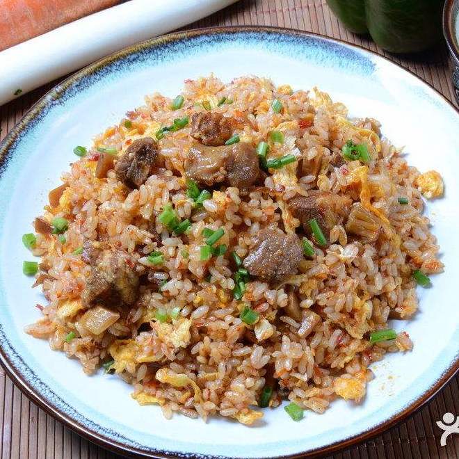 Riz sauté au bœuf